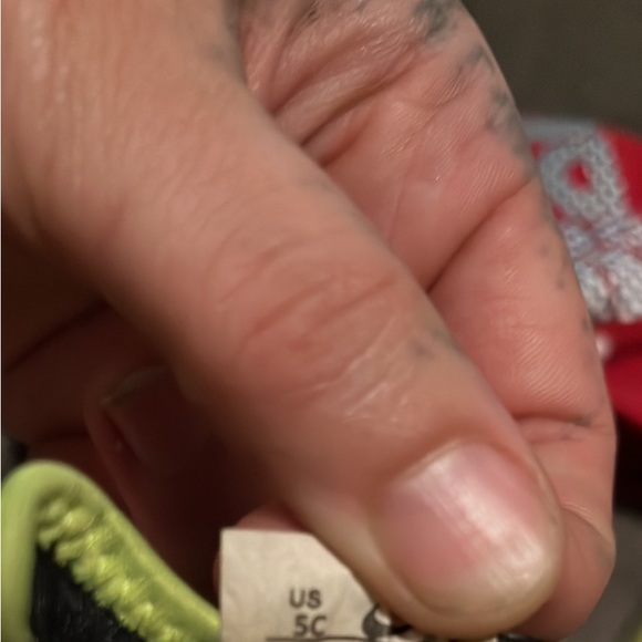 Clean Nike slide on tennis shoes - Picture 3 of 3